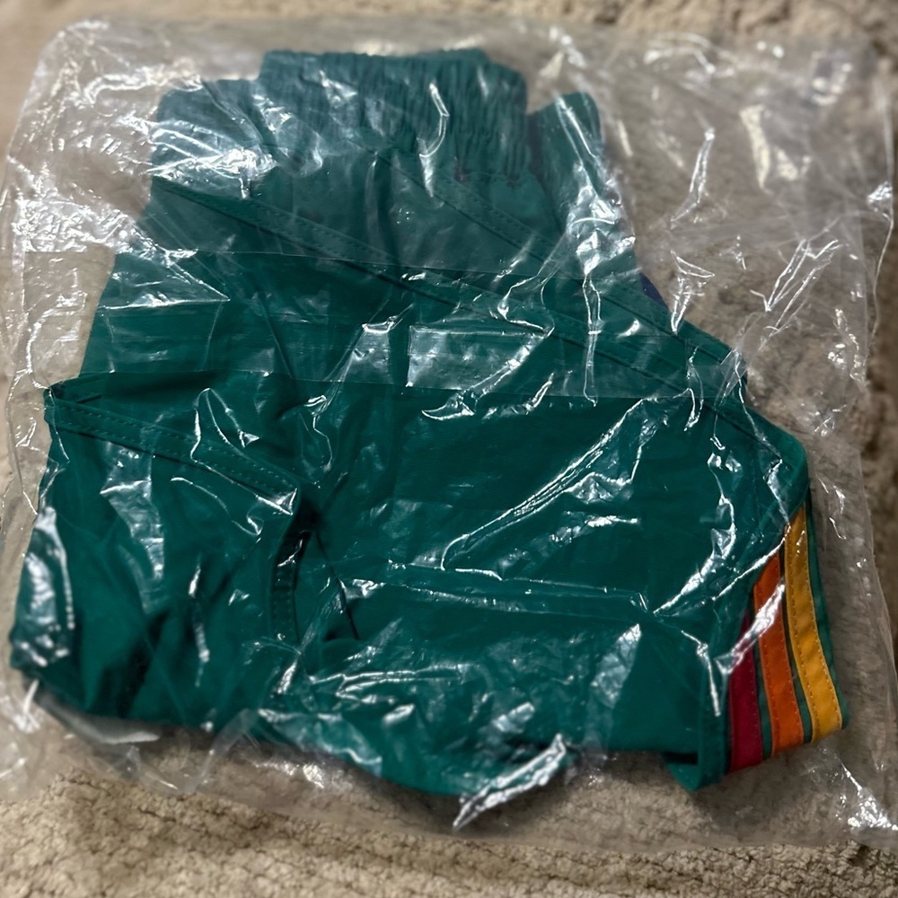 RARE Aviator Nation 5 Stripe Flex Board Shorts Amazon Rainbow NWT Large - Picture 5 of 9